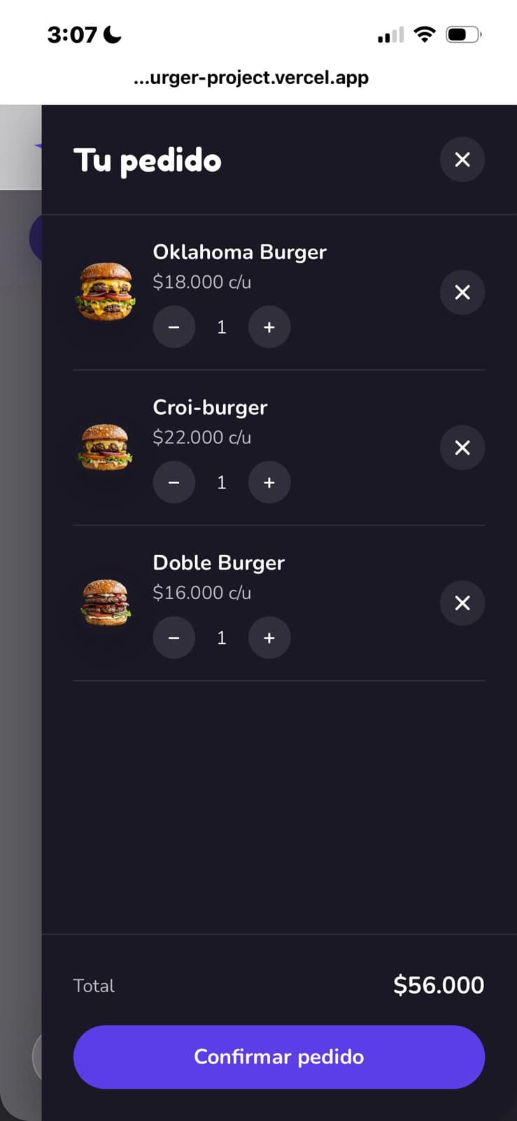 Carrito con tres hamburguesas y total